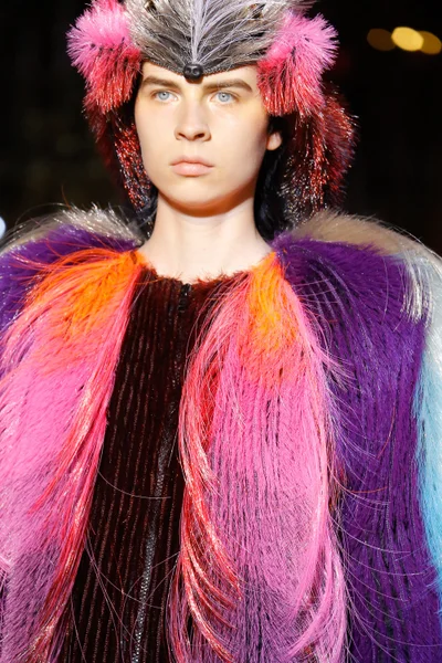 Look 9